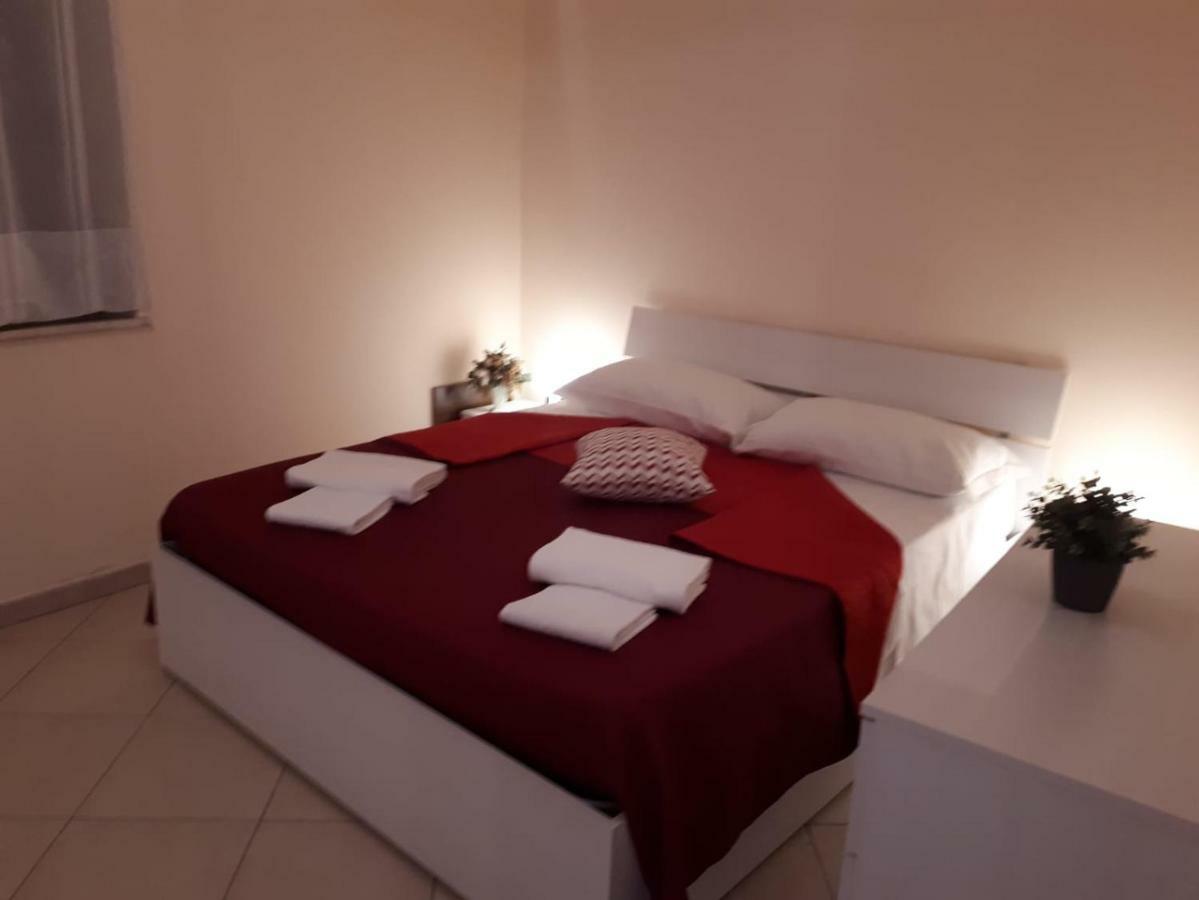 Casa Vacanza "La Chiazza Di Grutti" Grotte  Bagian luar foto